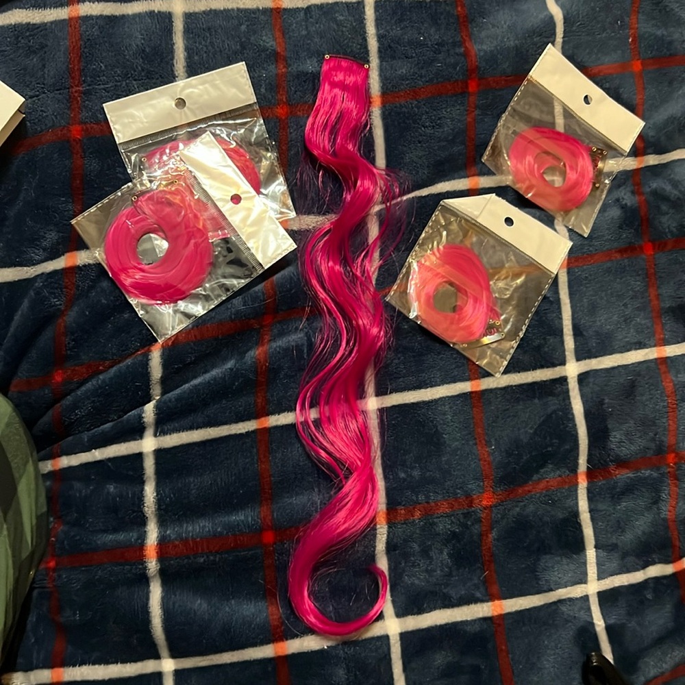2 piece in package 20” dark pink clip in colored hair pieces